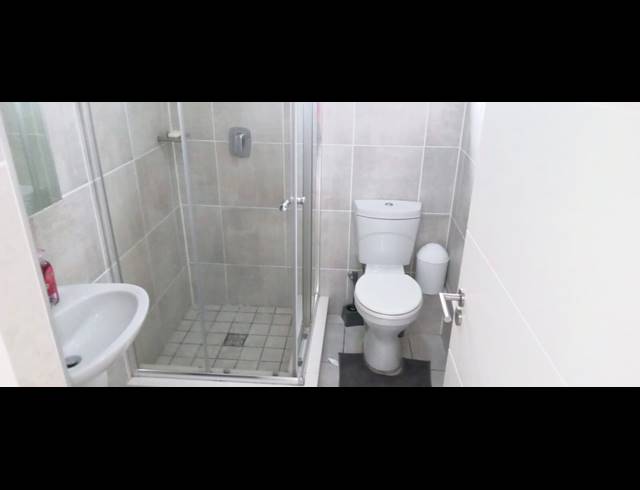 2 BEDROOM APARTMENT TO LET IN ADMIRALS PARK